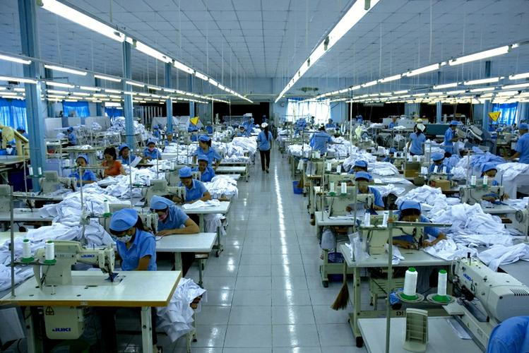 Tiêu chí lựa chọn xưởng sản xuất đệm vai áo đầm